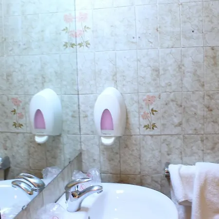 Residencia Gran Via Otel