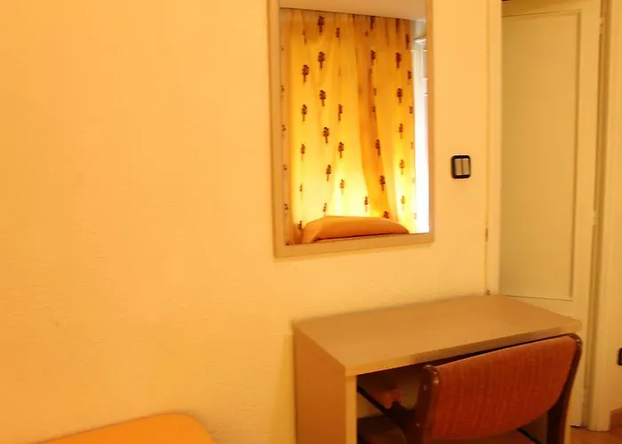 Residencia Gran Via 酒店 *